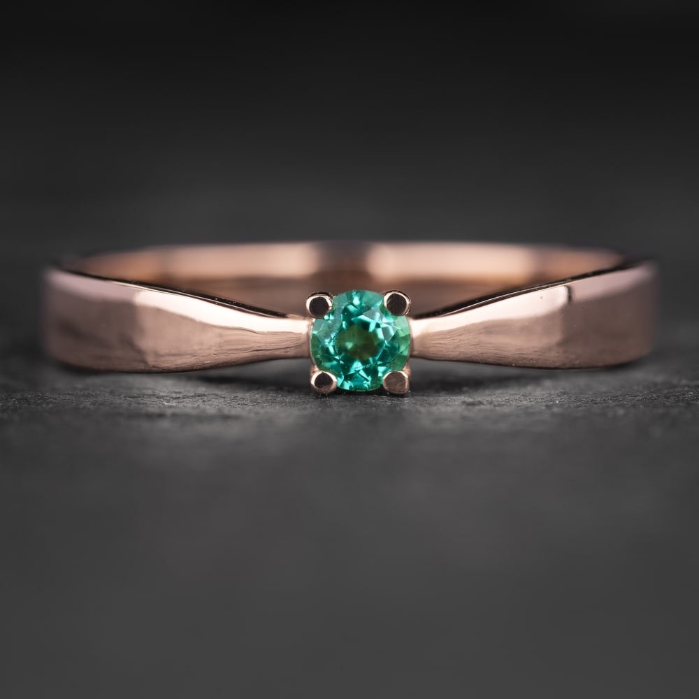 Sužadėtuvių žiedas su Smaragdu "The Elegance 92"