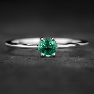 Sužadėtuvių žiedas su Smaragdu "Gaiva Akims 3"
