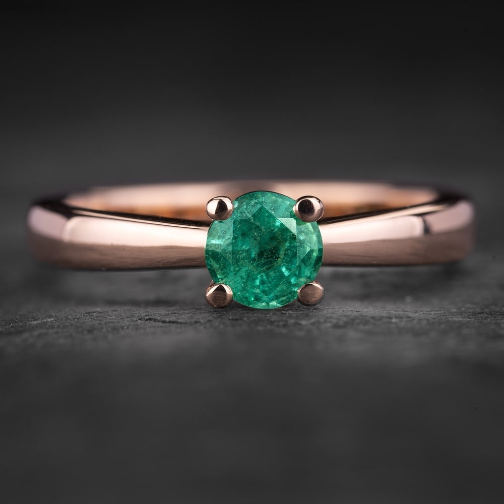 Sužadėtuvių žiedas su Smaragdu "Gaiva Akims 5"