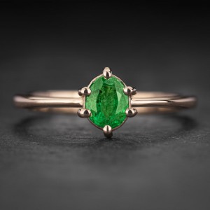 Auksinis žiedas su Smaragdu "Gaiva Akims 14"
