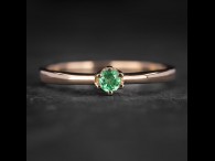 Auksinis žiedas su Smaragdu "Gaiva Akims 23"