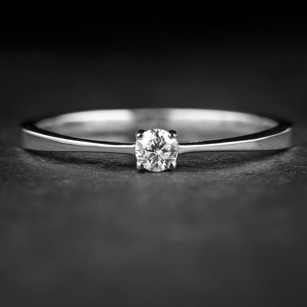 Sužadėtuvių žiedas su Briliantu "The Diamond 108"